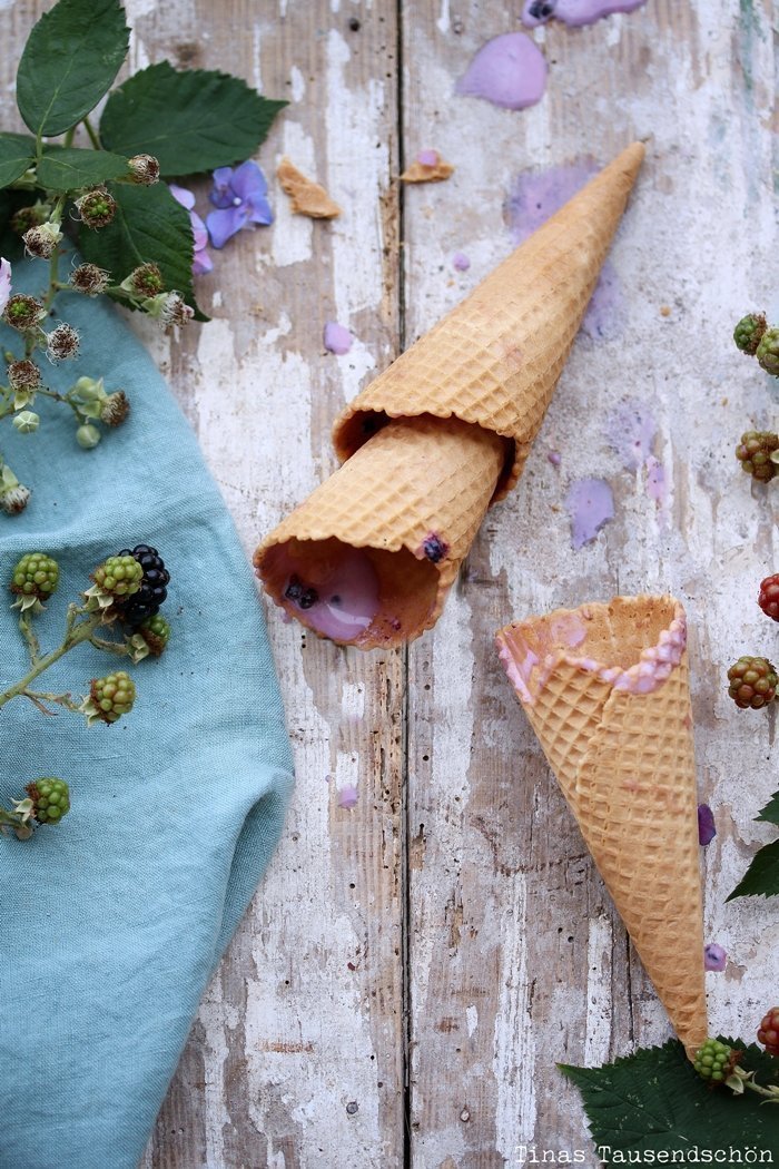 Brombeer Crème Fraiche Eis - Tinastausendschön