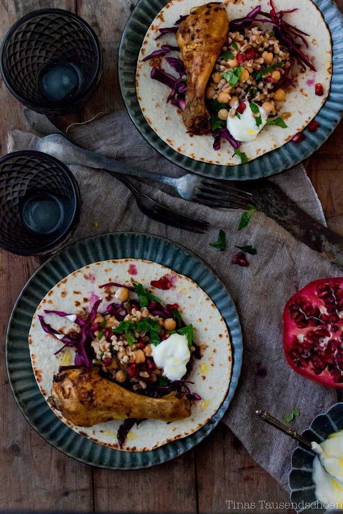 Tortilla mit Hähnchen und Kichererbsensalal