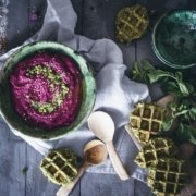 Fawaffeln, Rote Beete Hummus und Pistazien-Minz Pesto