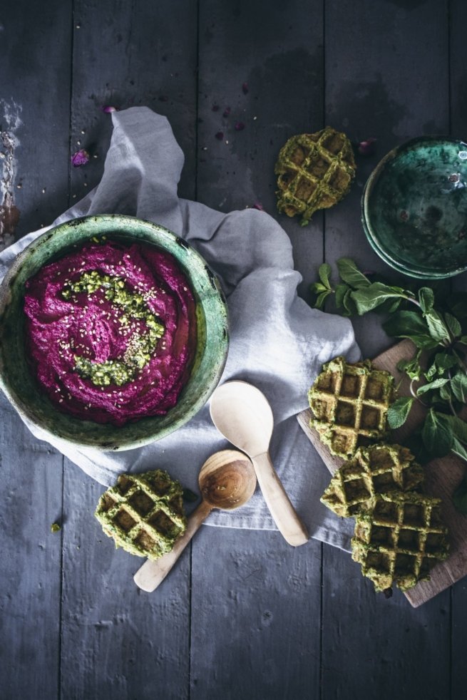 Fawaffeln, Rote Beete Hummus und Pistazien-Minz Pesto