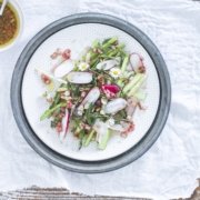 Salat von dreierlei Spargel mit Rhabarber Vinaigrette