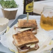 Gurkensandwich, Turkey Club Sandwich und Cider!