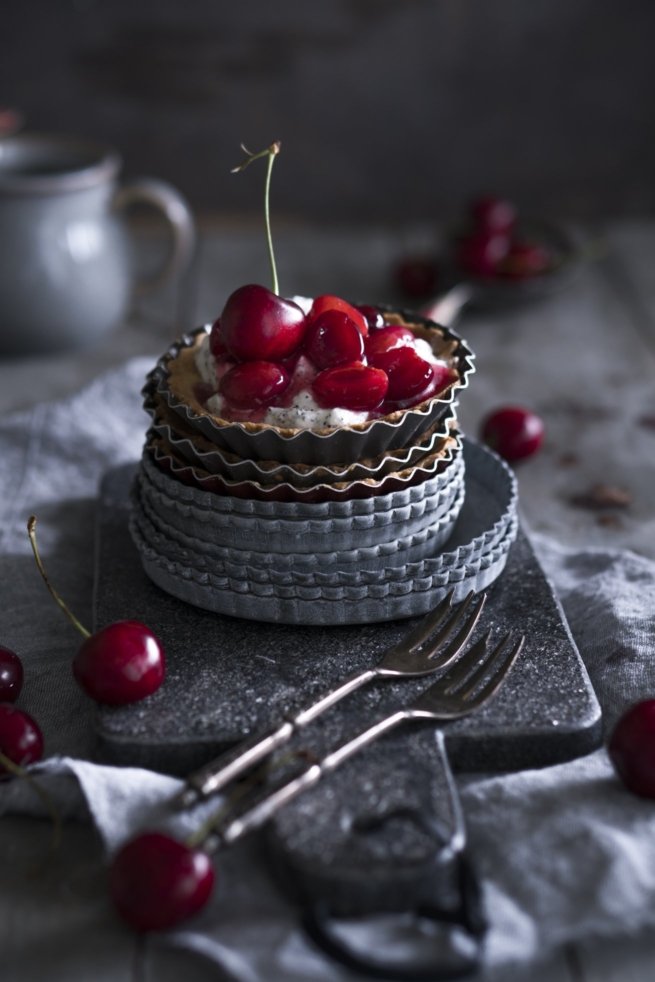 Tartelettes mit Kirschen, Mohn und Maraschino