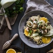 Frutti di Mare, gegrillter Fenchel und Orangen Fregola Sarda