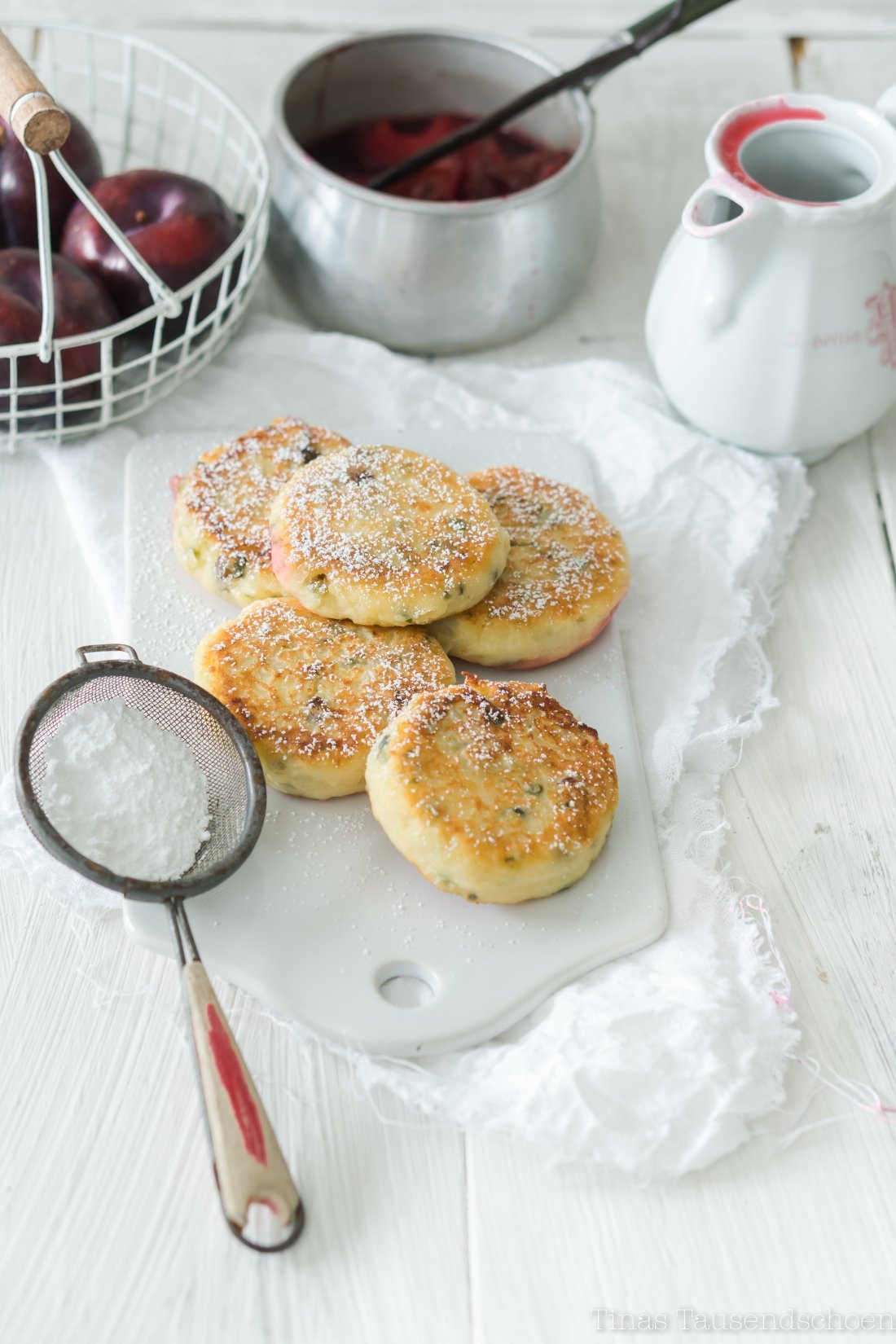 Quarkkeulchen mit Pflaumenkompott - Tinastausendschön