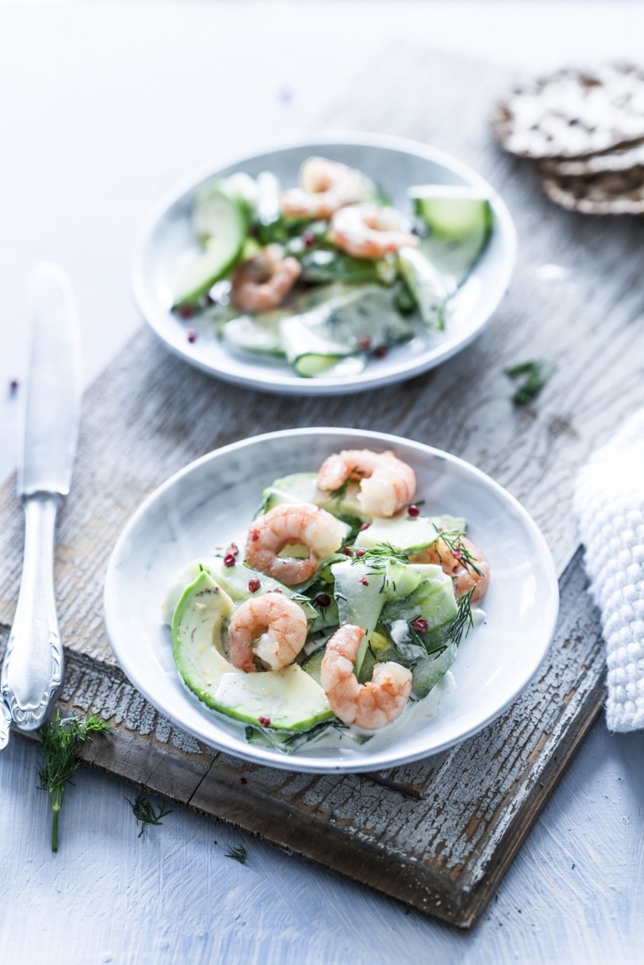 Gurken Avocado Salat mit Garnelen