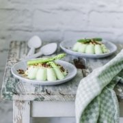 Spargel Panna Cotta mit Bacon Crumble