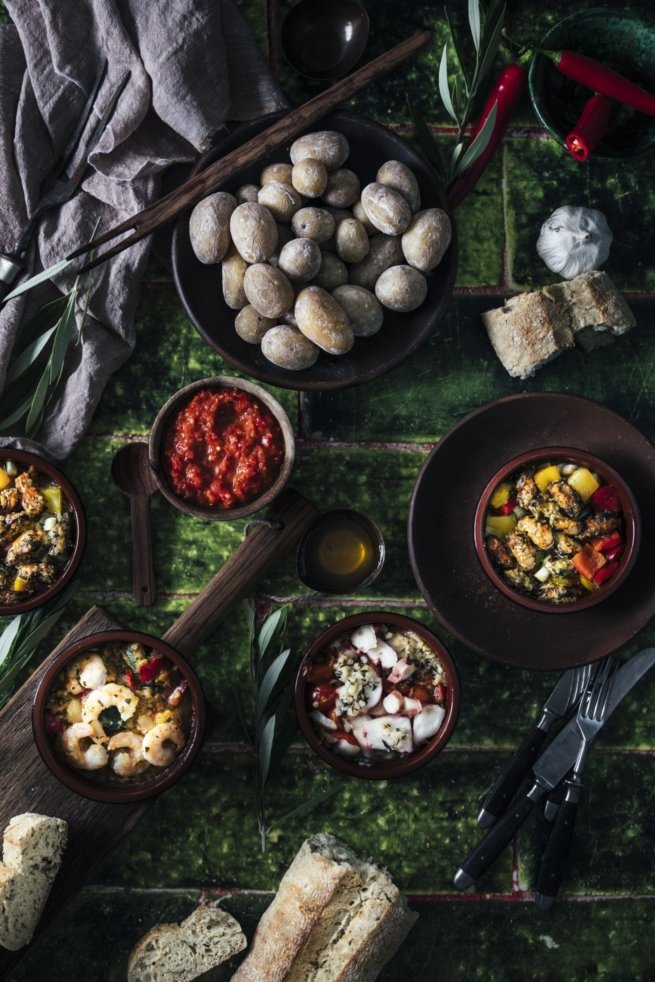 Papas Arrugadas mit Mojo Rojo und genialen Meeresfrüchte Tapas