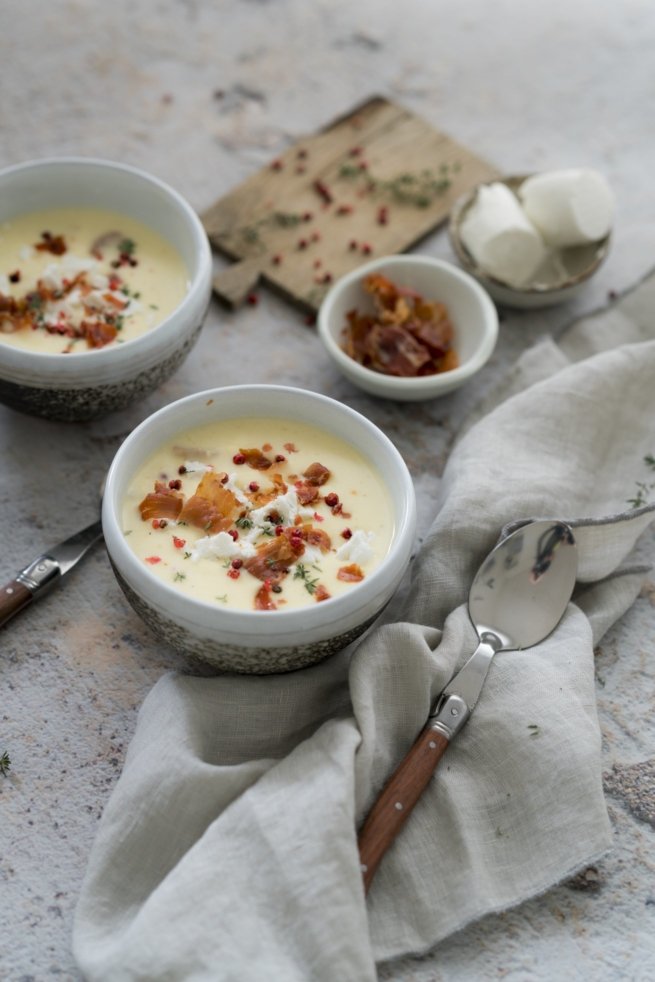 Kartoffelsuppe mit Parmaschinken und Ziegenkäse