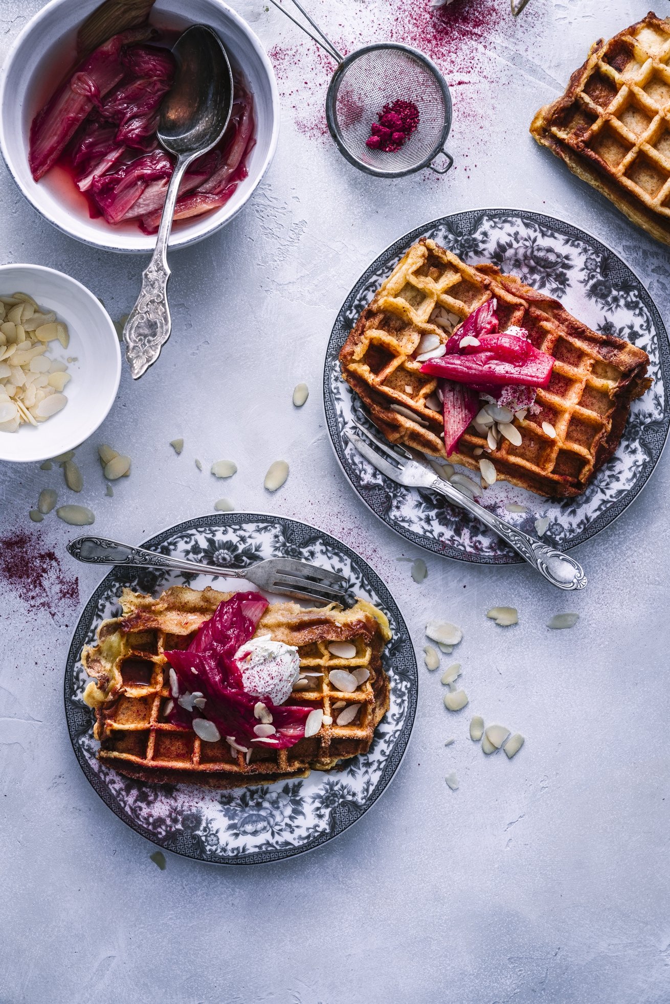 French Toast Waffeln mit Rhabarberkompott und Mascarpone Creme ...