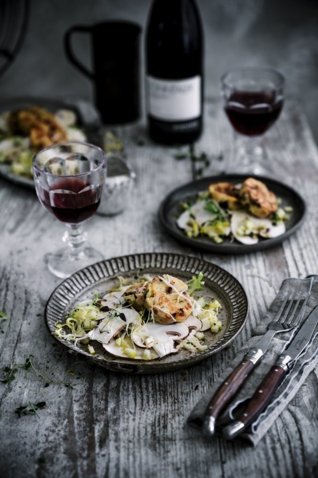 Speckknödel auf Pilz Carpaccio