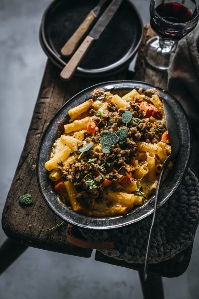 Rigatoni Kürbis Auflauf mit 4 Käsesorten und Bröseln