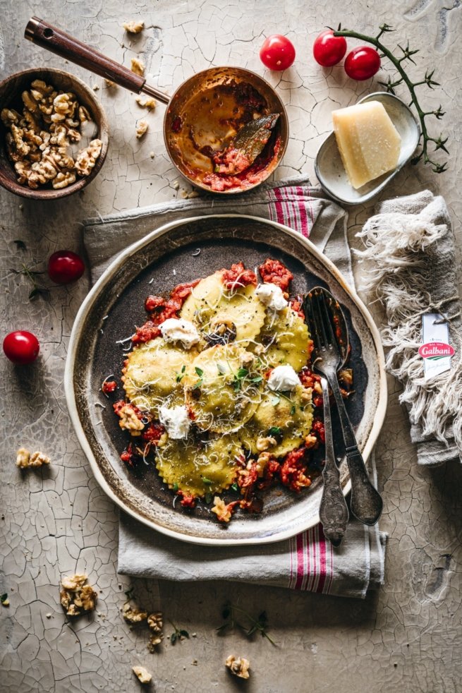 Selbstgemachte Ravioli mit Auberginen Walnuss Füllung