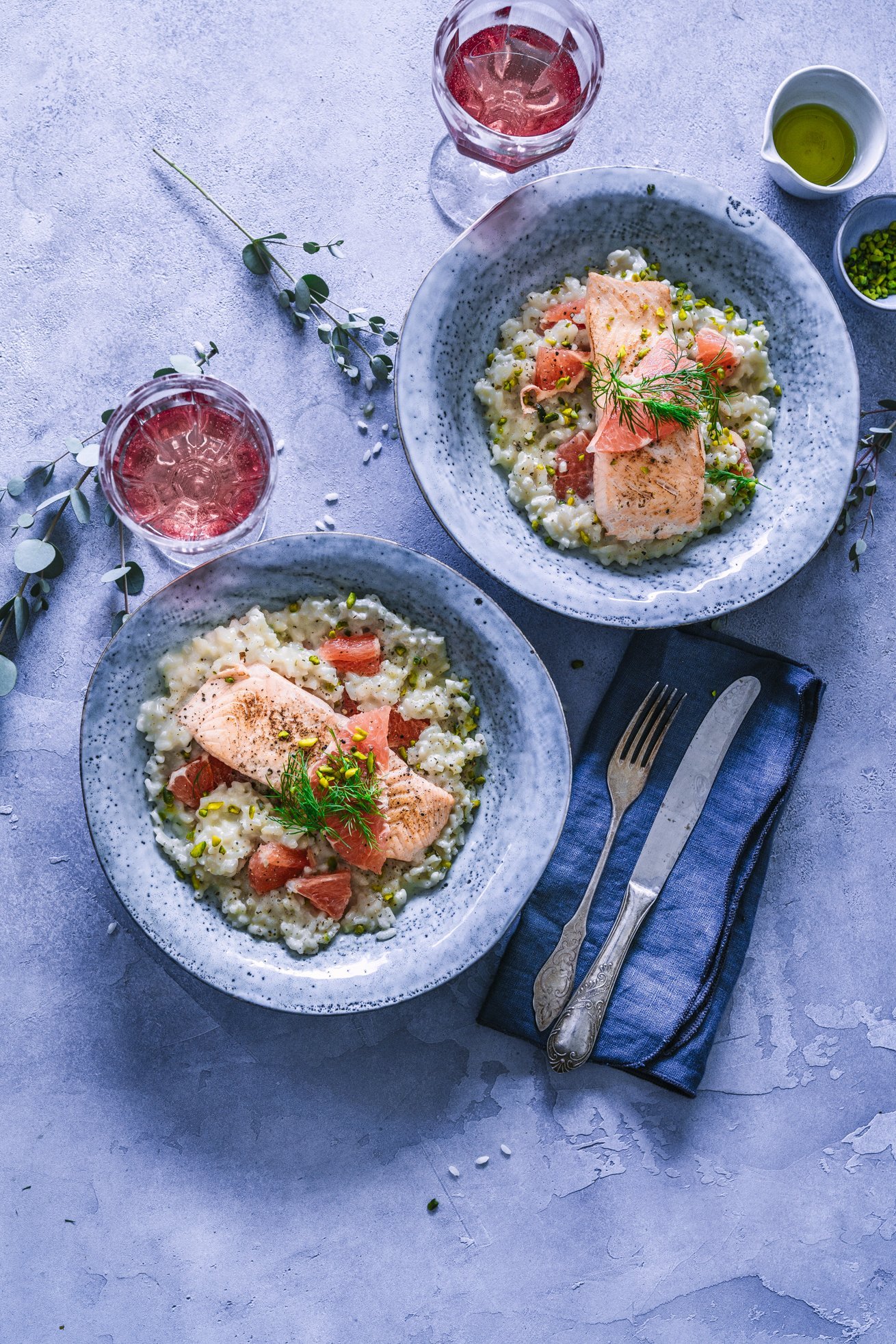 Festliches Rosé Risotto mit Grapefruit, Pistazien und gebratenem Lachs ...