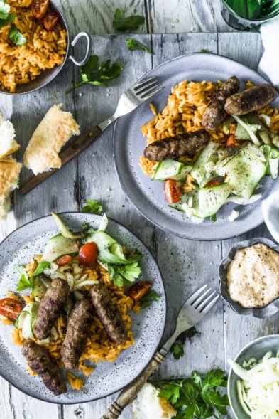Original Rezept für leckere Cevapcici - mit Ajvar Dip