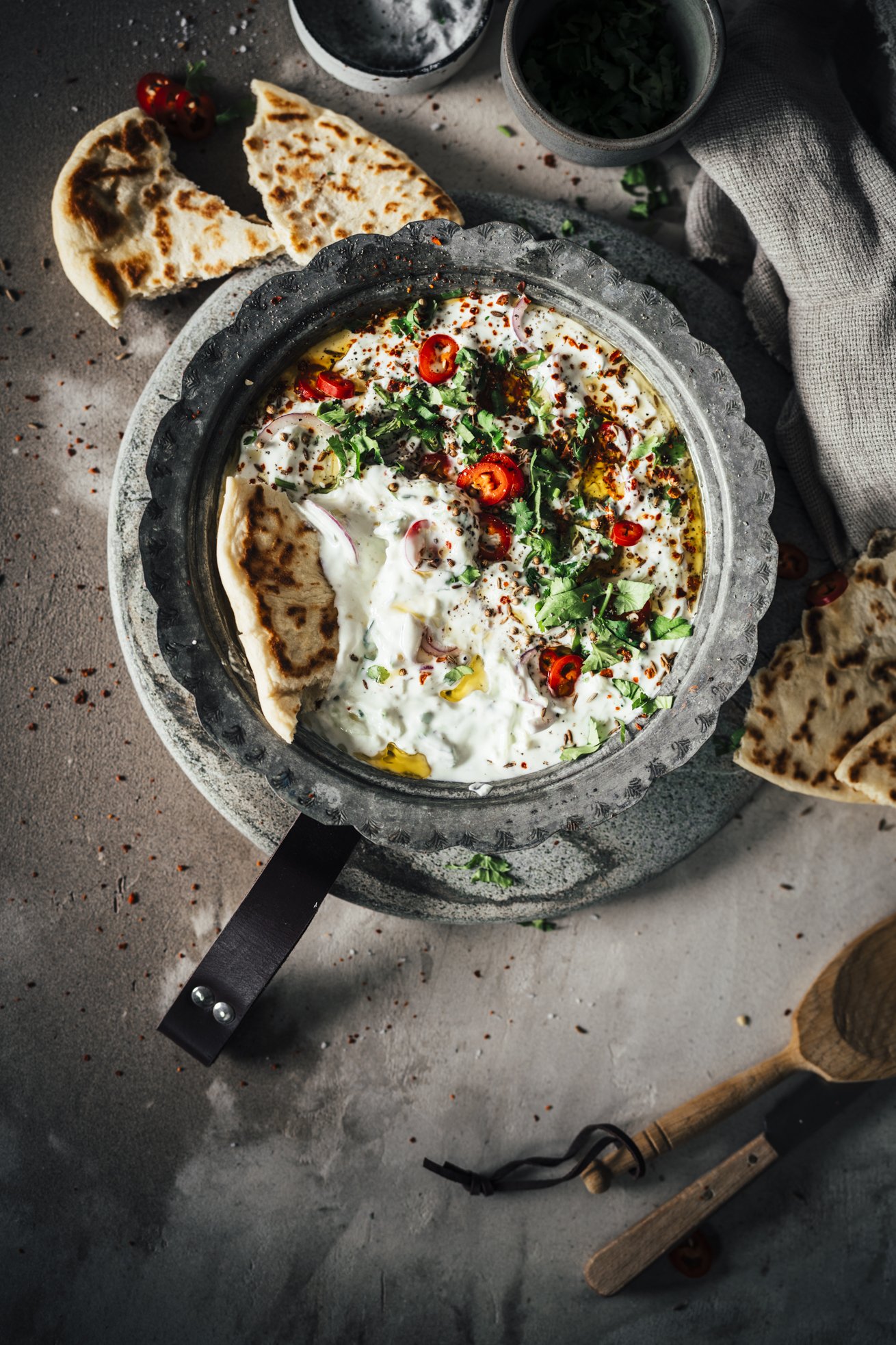 Gurken Raita mit Chili und Koriander