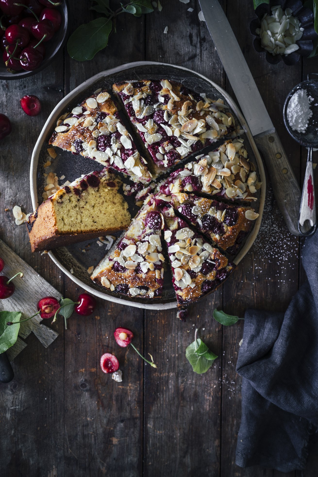 Super saftiger Kirsch Mandel Kuchen. Schmeckt wie bei Oma