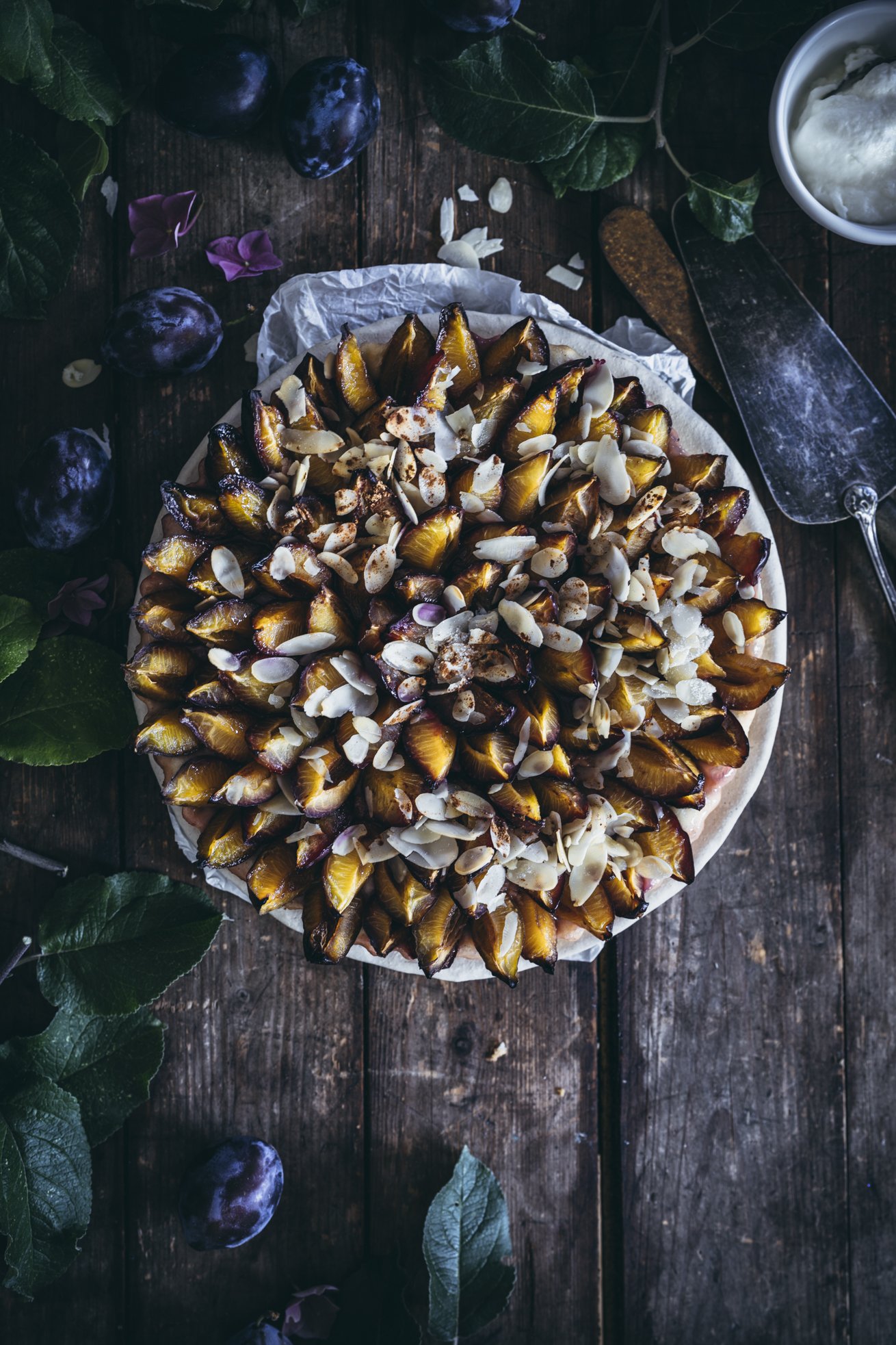 Einfaches Rezept für einen klassischen Zwetschgenkuchen mit Hefeteig wie von Oma