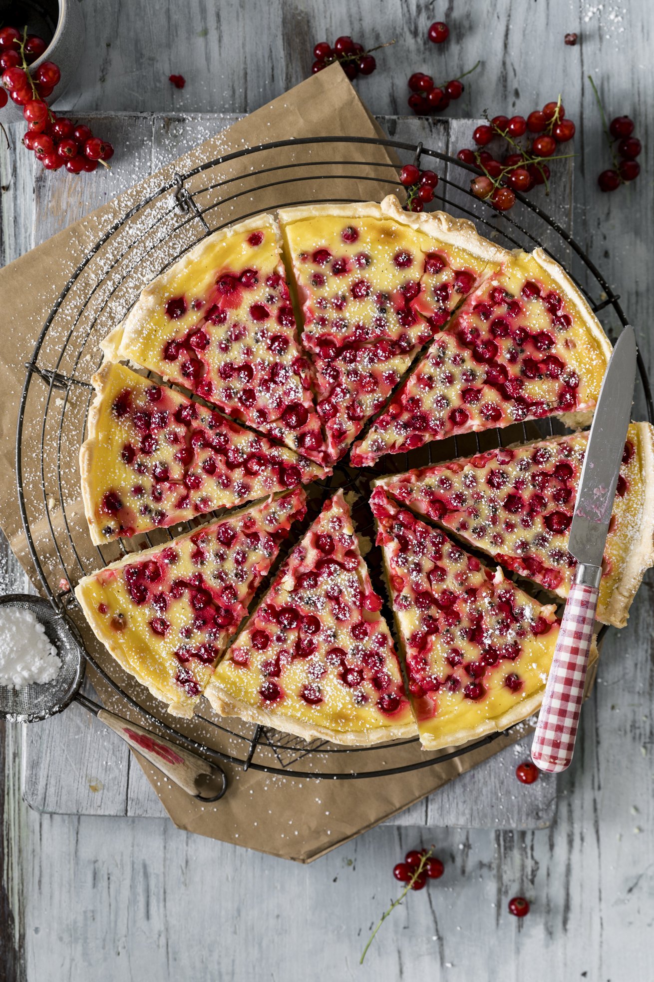 Cremiger Johannisbeerkuchen mit Schmand wie von Oma