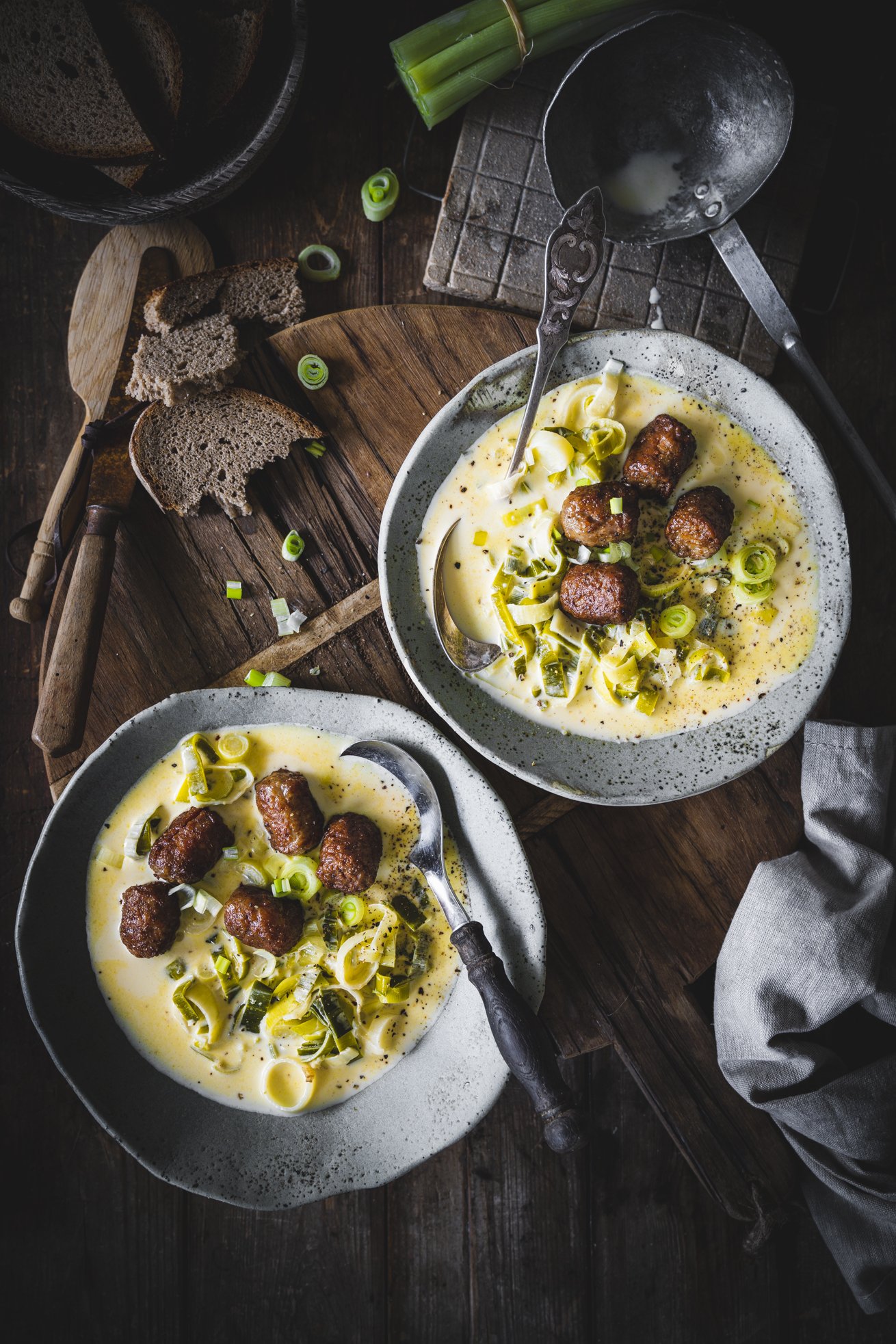 Unsere Lieblings Käse Lauch Suppe mit Hackbällchen