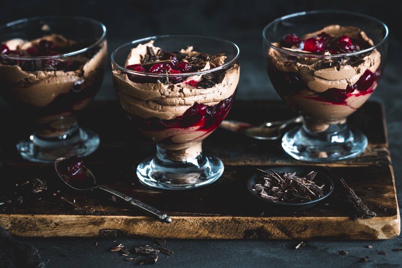Rezept für leichte Mousse au Chocolat mit Cranberries