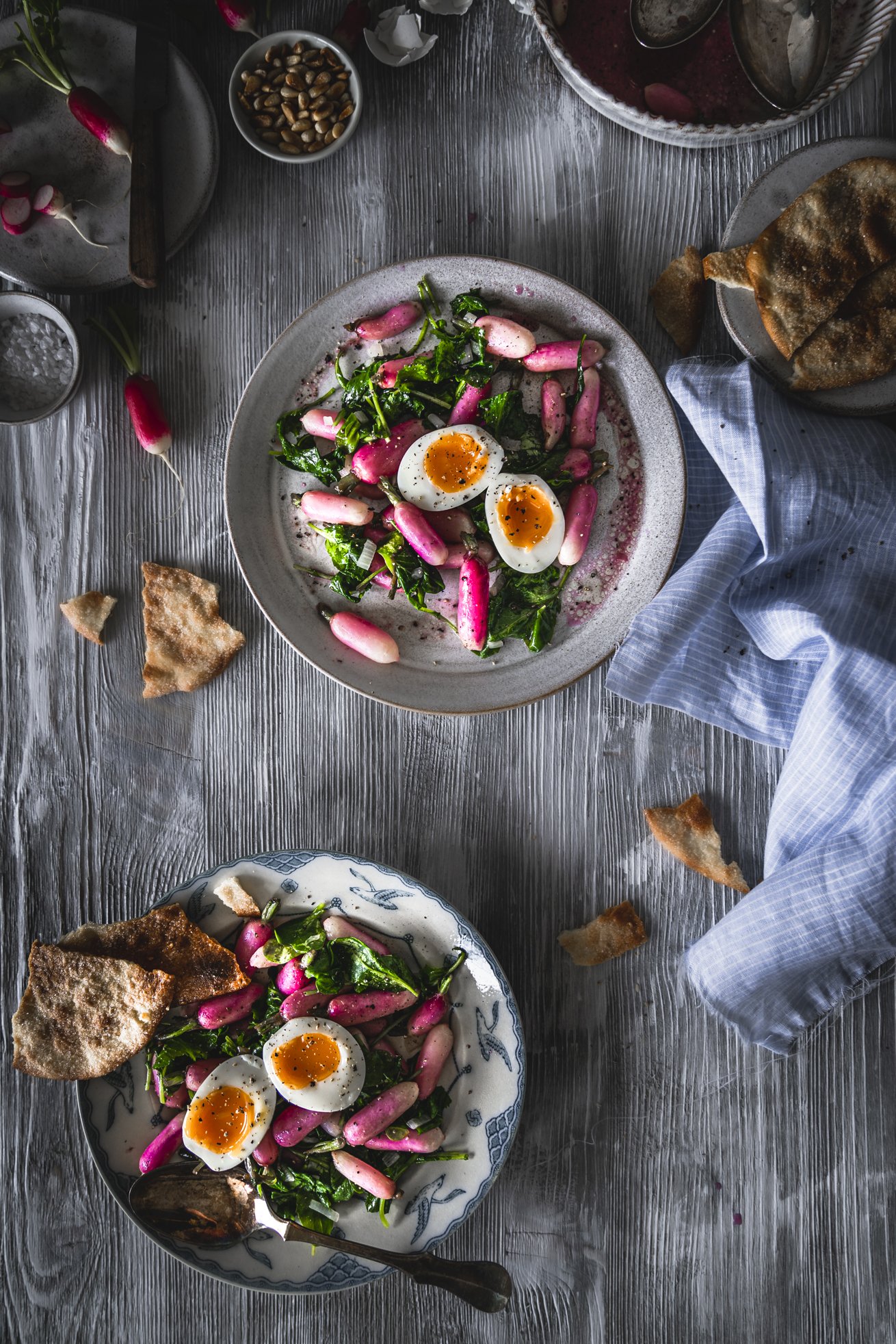 Lauwarmer Radieschensalat mit wachsweichem Ei Rezept