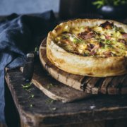 Herzhafte Kartoffel Quiche mit Steckrüben