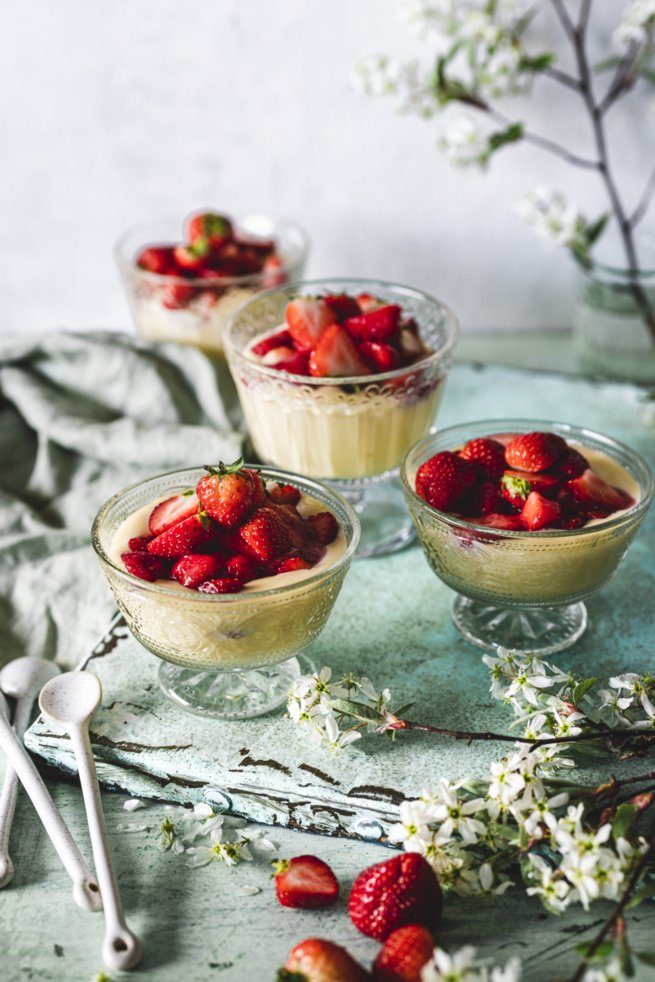 Wie von Oma - Der beste selbstgemachte Vanillepudding mit Erdbeeren