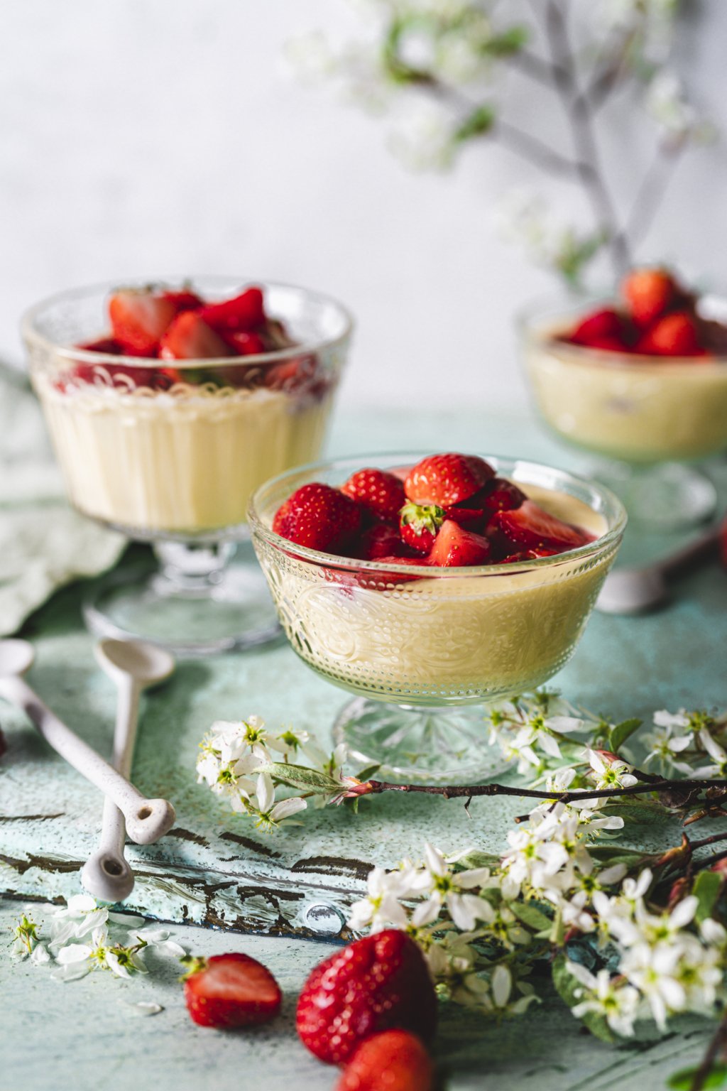Wie von Oma - Der beste selbstgemachte Vanillepudding mit Erdbeeren