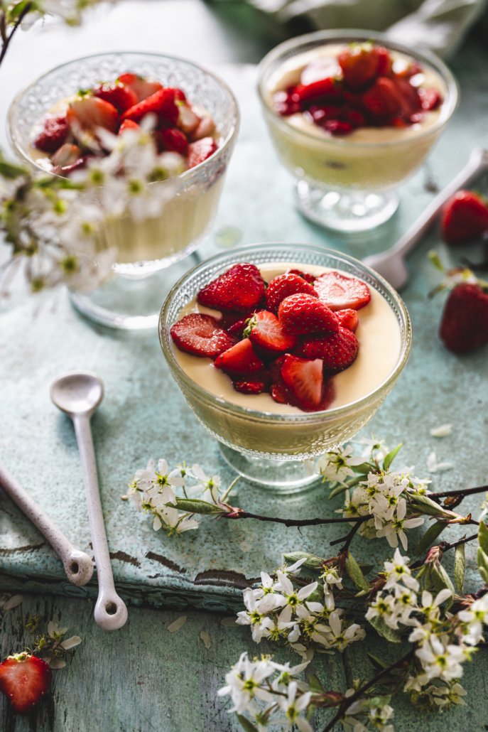 Wie von Oma - Der beste selbstgemachte Vanillepudding mit Erdbeeren