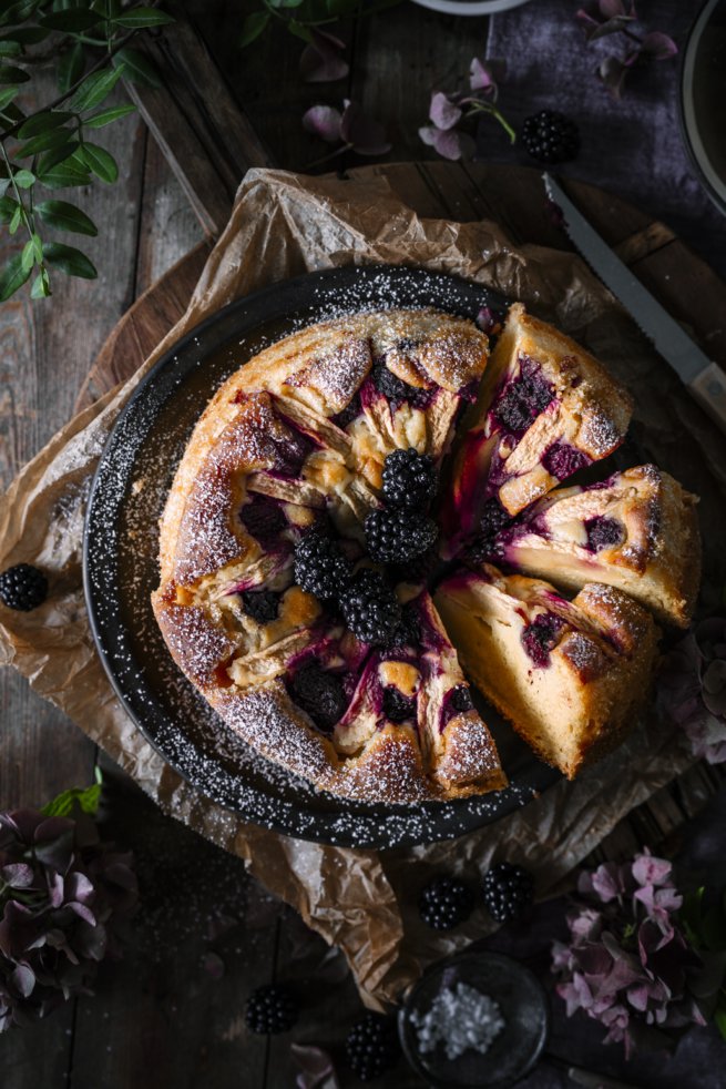 Saftiger Rührkuchen mit Äpfeln