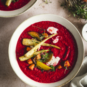 Ofengemüse Suppe mit roter Bete