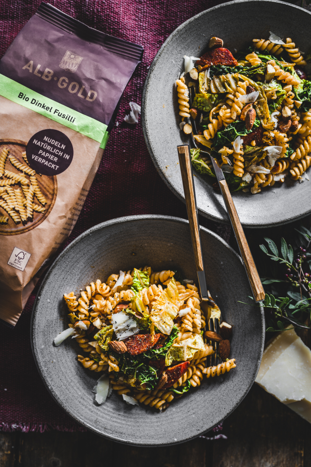 Fixes 30 Minuten Rezept - Scharfe Wirsing Pasta mit Spianata Calabrese