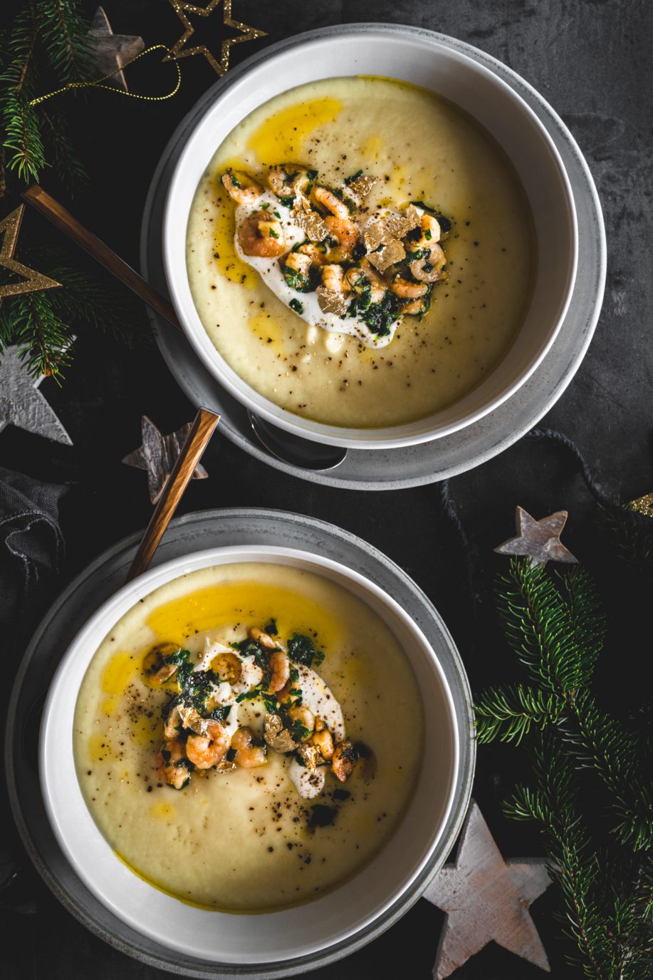 Pastinaken Suppe mit Garnelen - Edle Vorspeise für Weihnachten