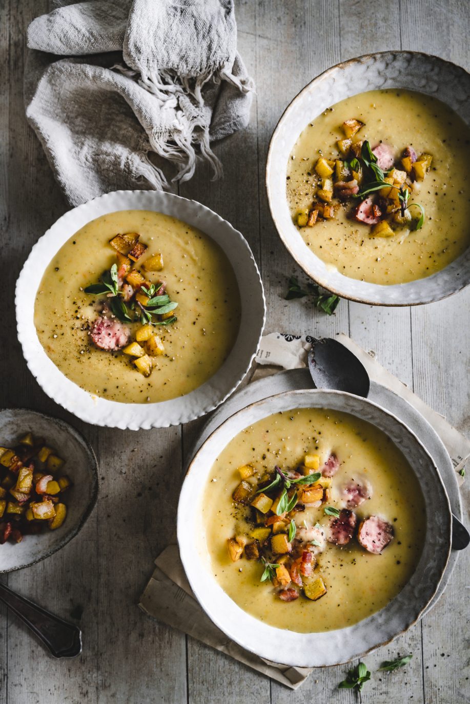 Die allerbeste Kartoffelsuppe - mega cremig und würzig.