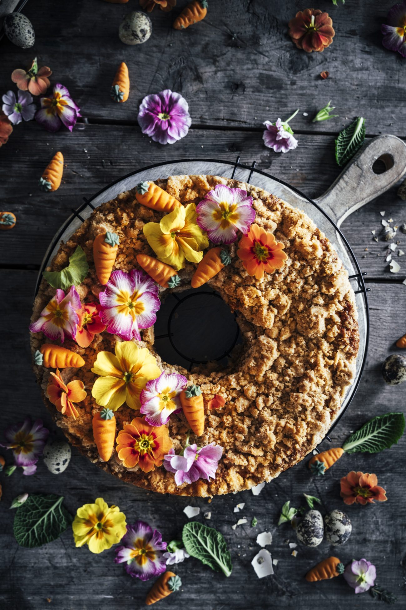 Karotten Kuchen mit Streuseln