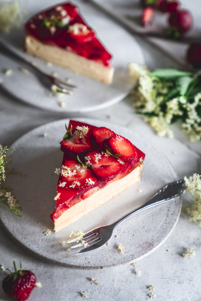 Erdbeer Käsekuchen mit Keksboden