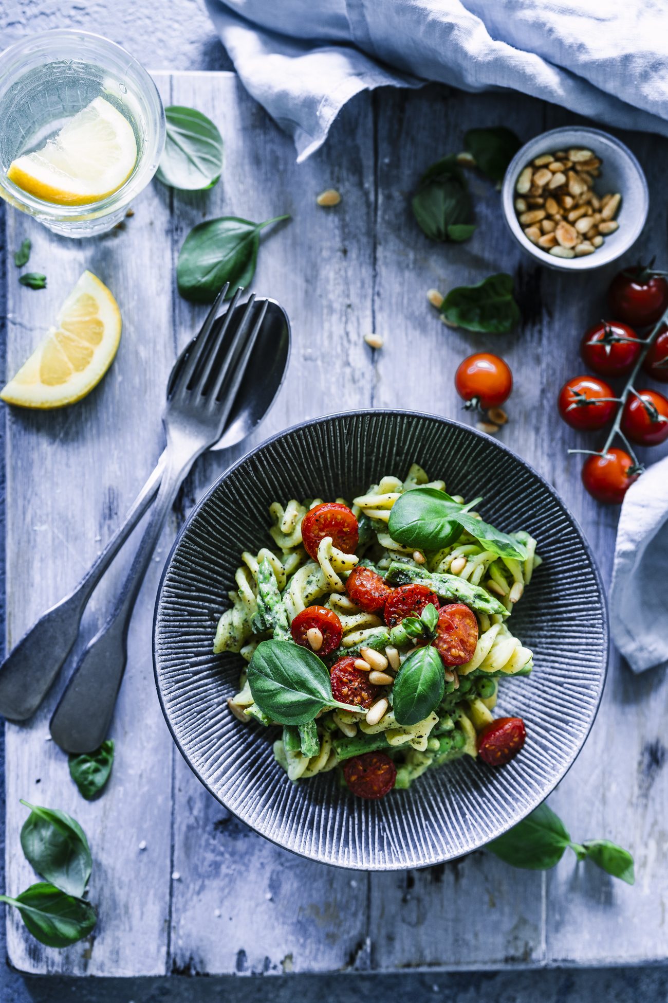 Pasta mit Avocado Pesto