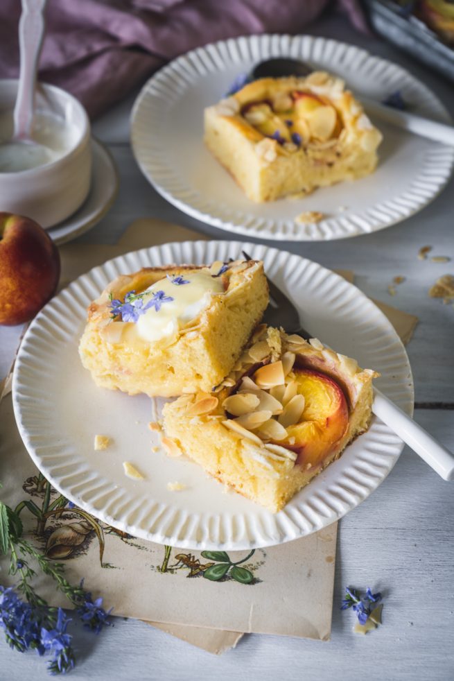 Stück Pfirsich Blechkuchen