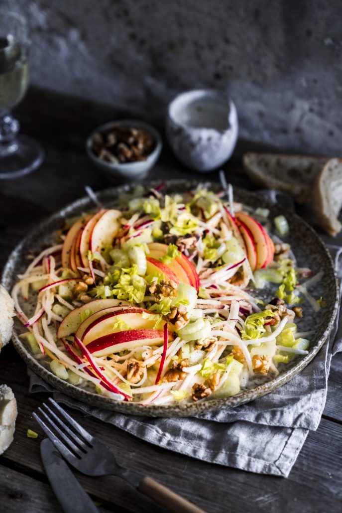 Klassischer Waldorf Salat mit ohne Schnickschnack