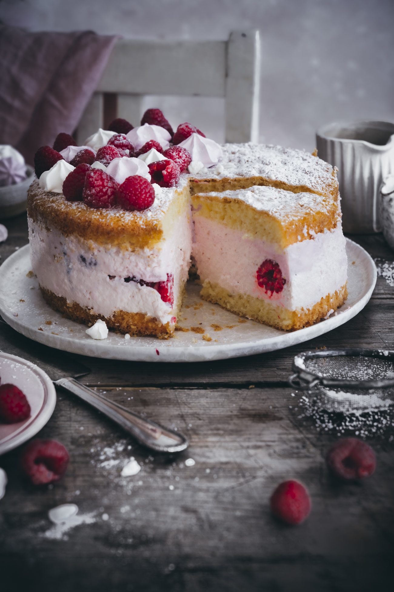 Unwiderstehlich leckere Käsesahne Torte mit Himbeeren