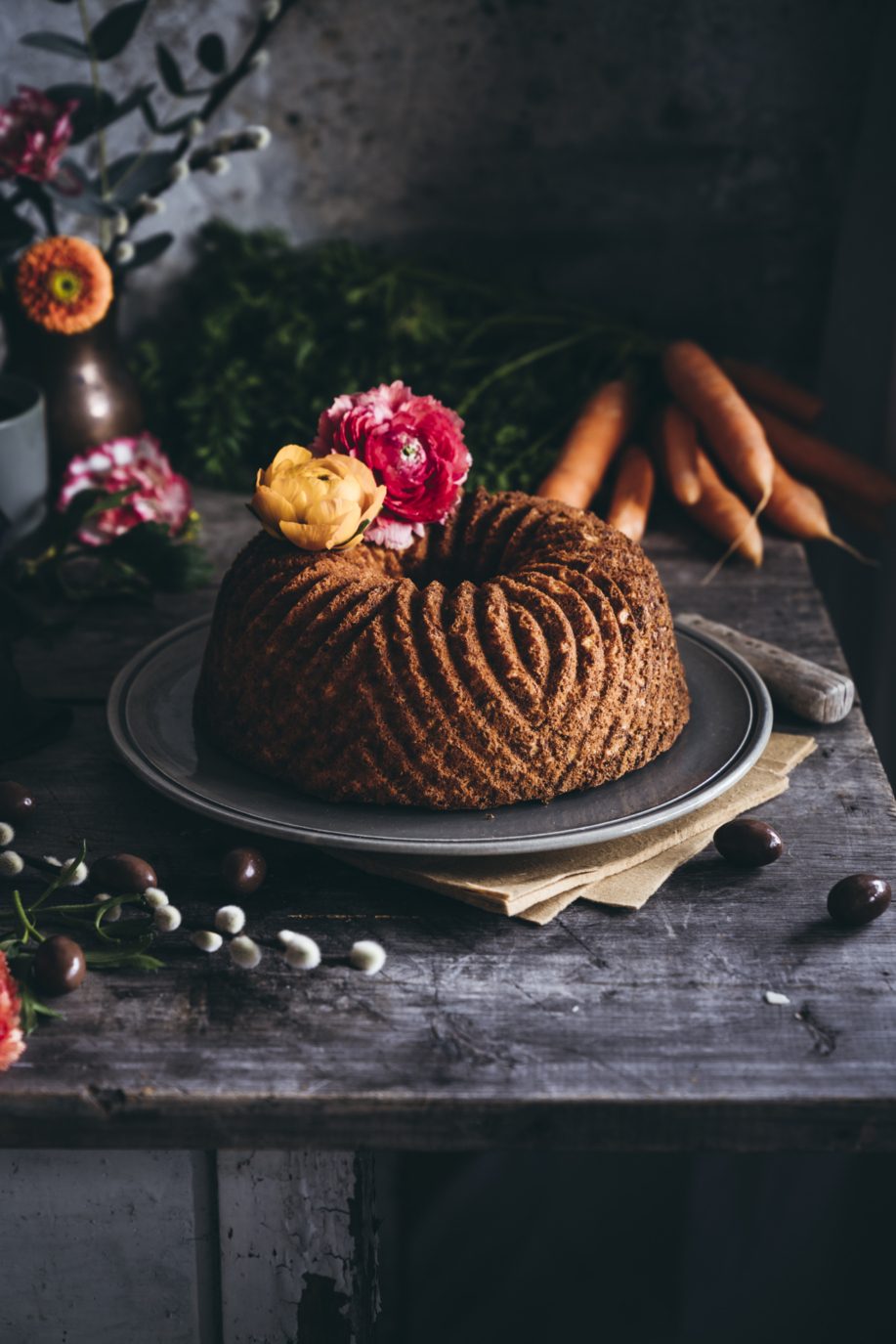 Der perfekte Rüblikuchen zu Ostern - Rübli Gugelhupf mit Schokofüllung