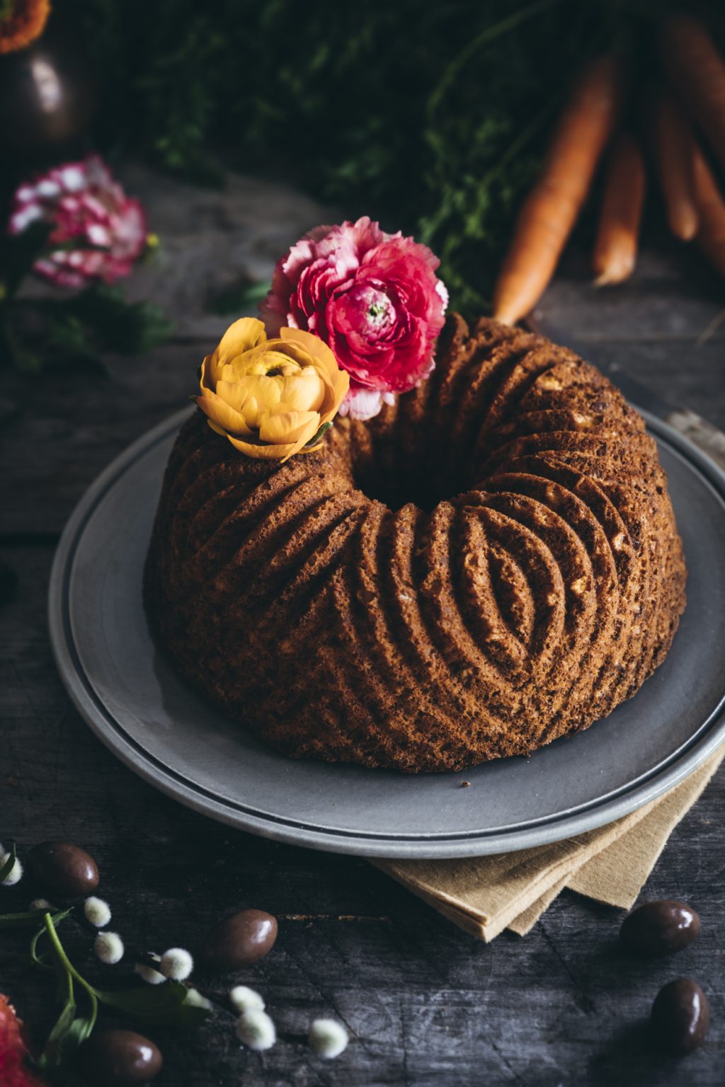 Der perfekte Rüblikuchen zu Ostern - Rübli Gugelhupf mit Schokofüllung