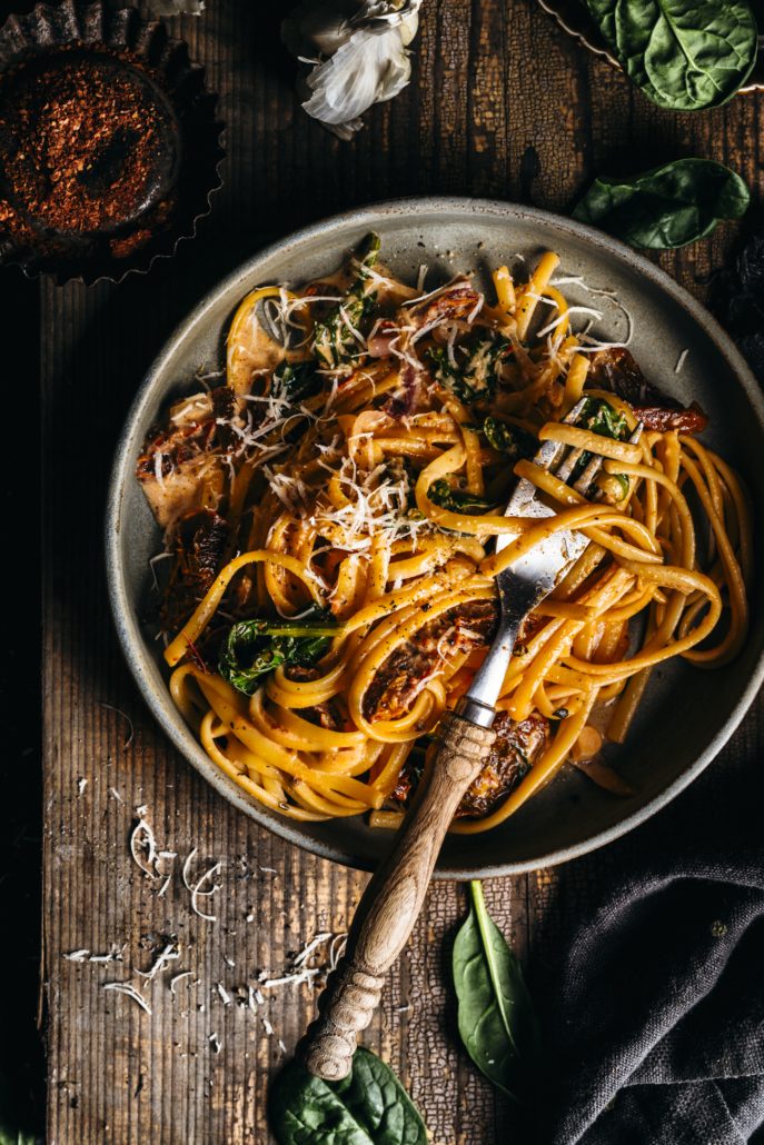 Tolles vegetarisches Pasta Rezept - Cremige Linguine mit Spinat und ...