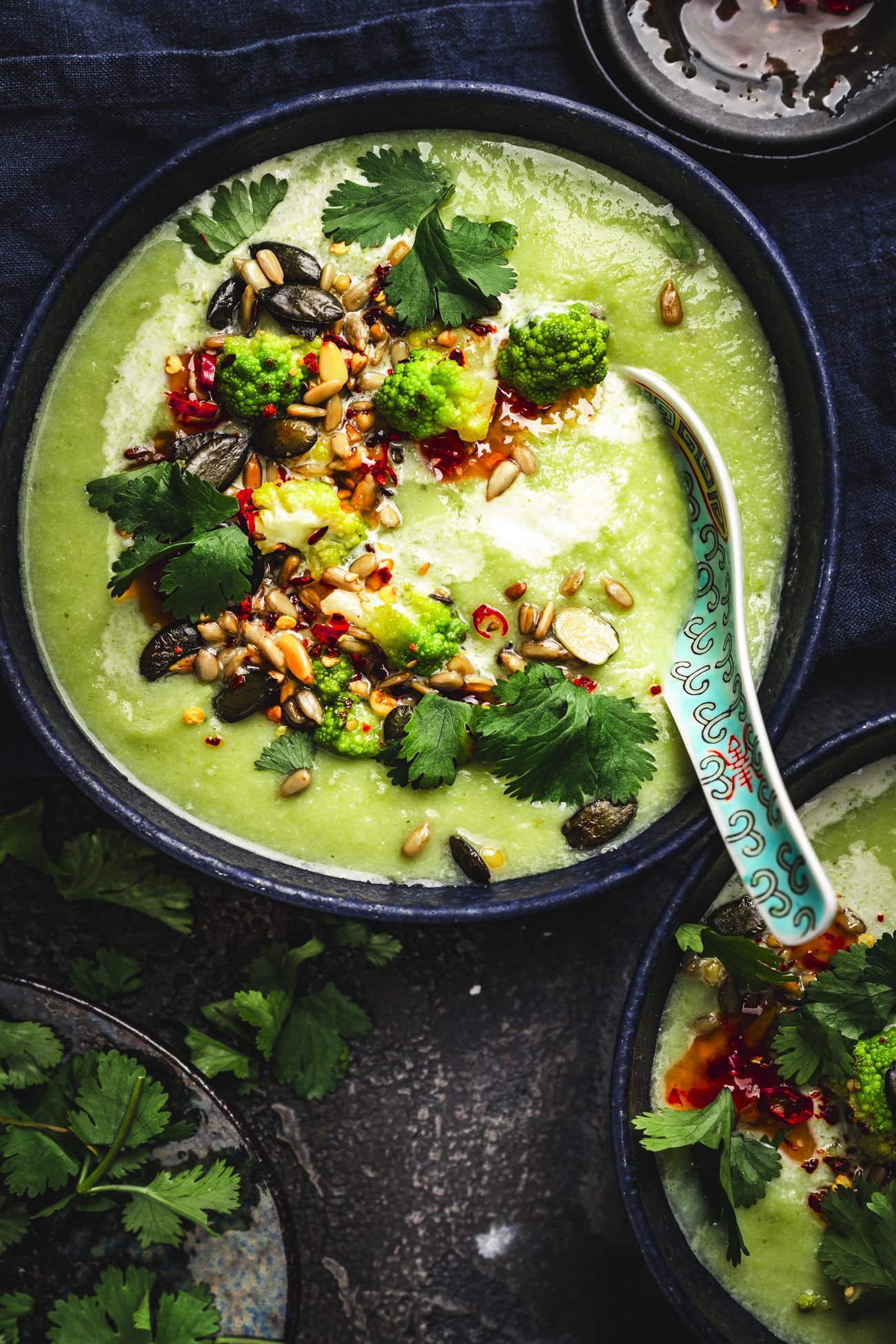 Asiatische Romanesco Kokos Suppe-