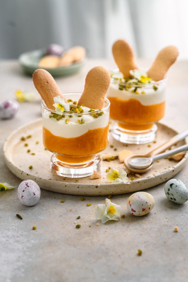 Weißes Schokoladen Mousse mit Aprikosen: Das perfekte Dessert für Ostern