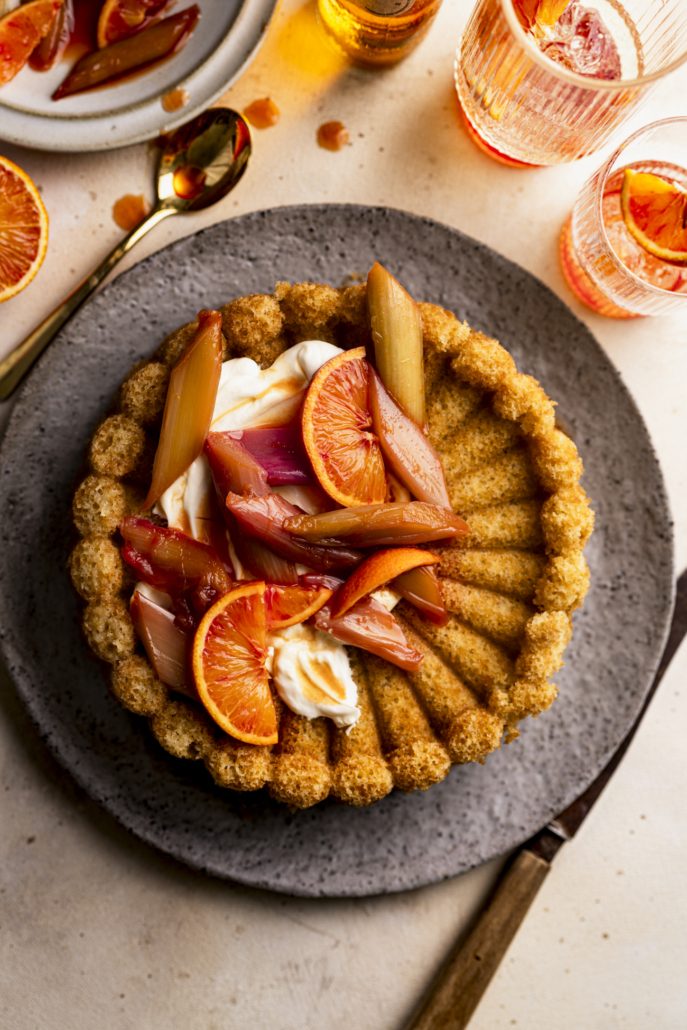 Der beste Aperol Spritz Kuchen mit Rhabarber