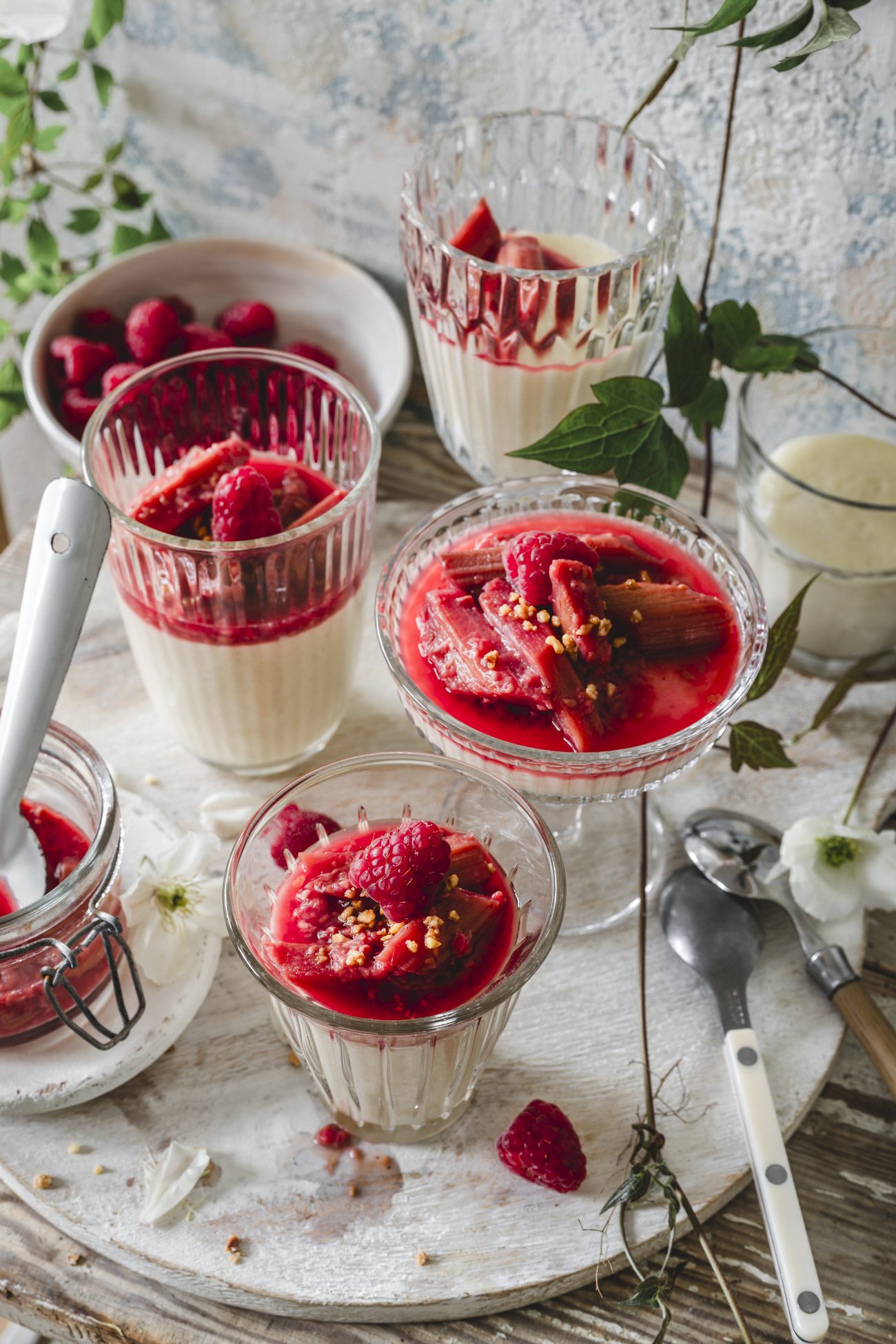 Grießpudding leicht gemacht: Rezept und Anleitung mit Rhabarberkompott